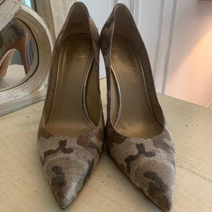 Stuart Weitzman Camouflage Pumps Size 9